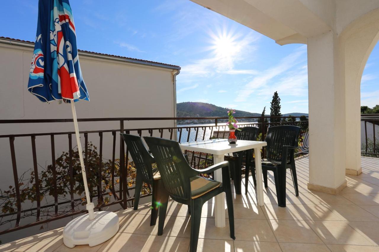 Apartments By The Sea Rogoznica - 10338 外观 照片